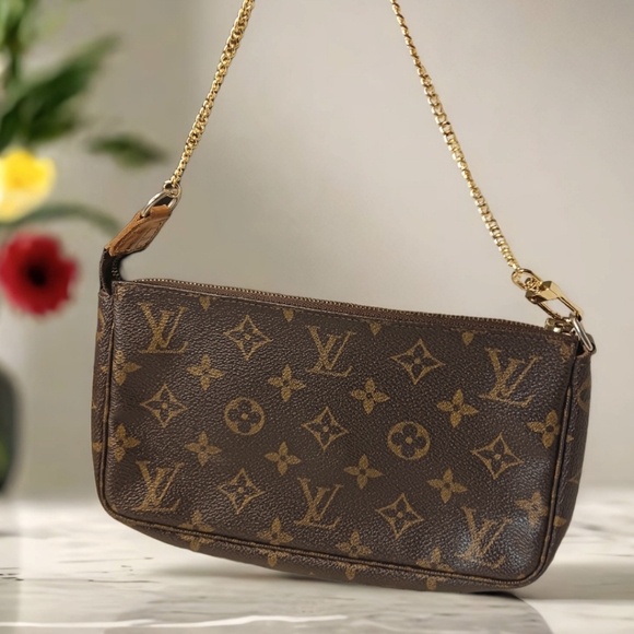 Louis Vuitton Vintage Pochette Accessoires handbag with Chain - Picture 3 of 15